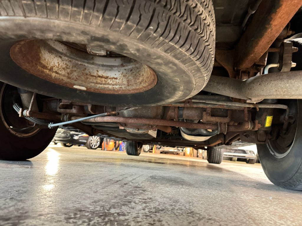 2001 Chevrolet Suburban Image 39