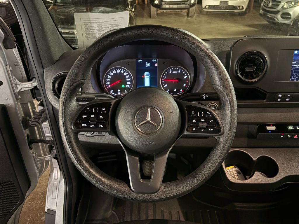 2022 Mercedes-Benz Sprinter Image 11