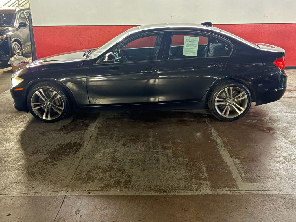 2013 BMW 3 Series Image 4