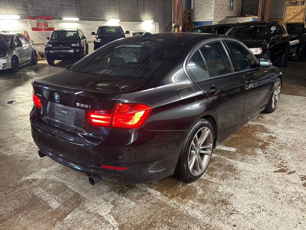 2013 BMW 3 Series Image 7