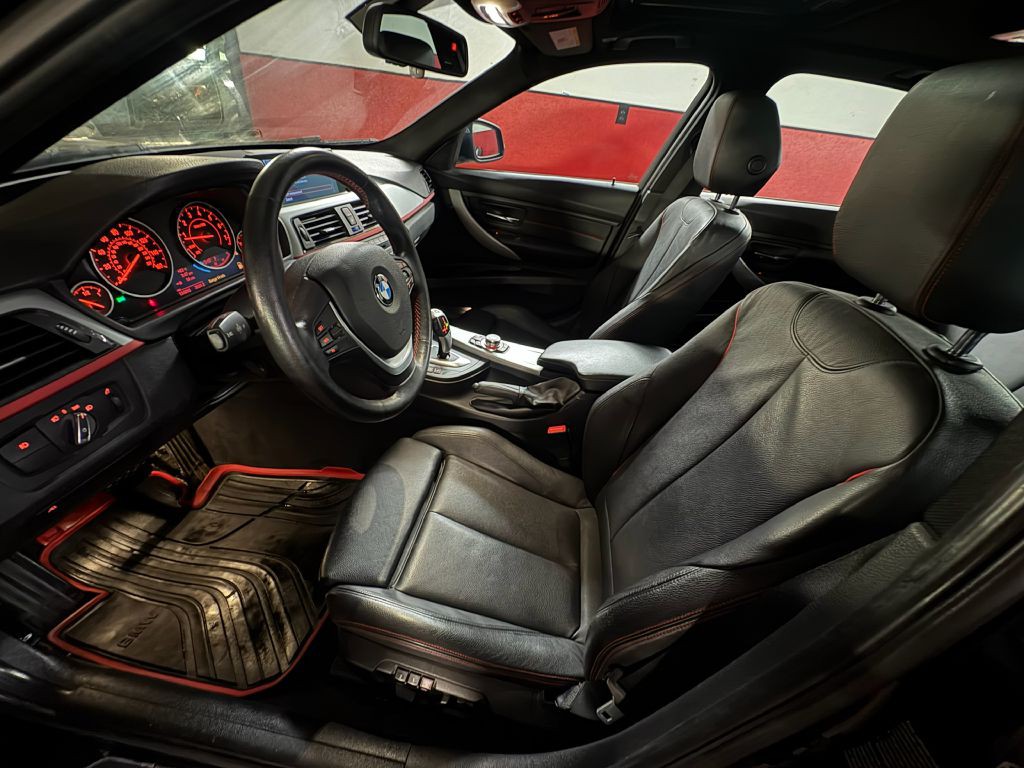2013 BMW 3 Series Image 10