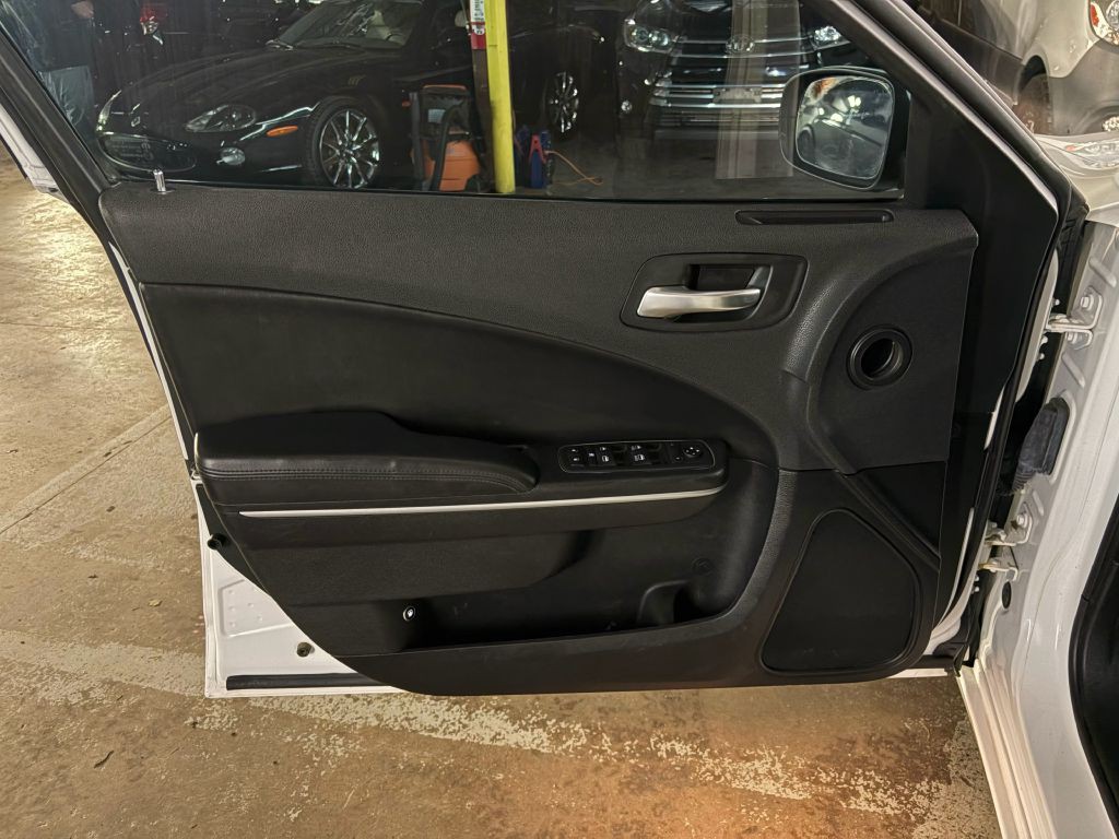 2019 Dodge Charger Image 17