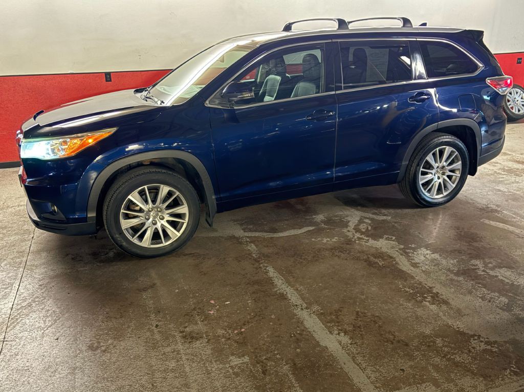 2015 Toyota Highlander Image 4