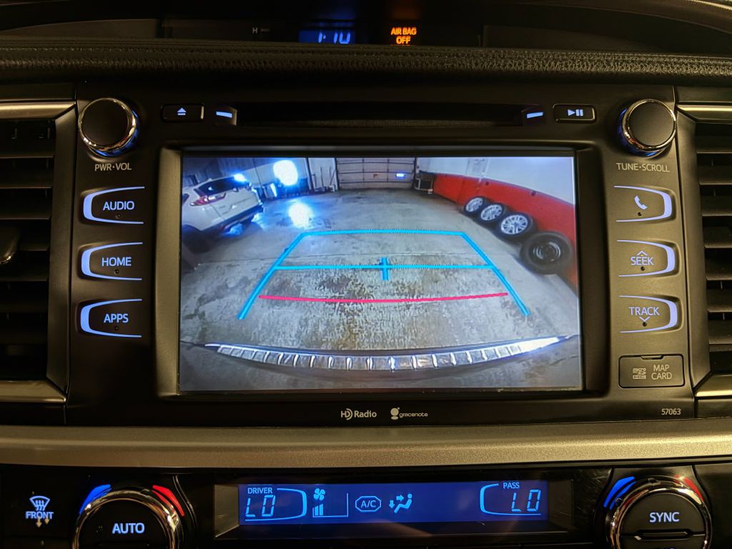2015 Toyota Highlander Image 16