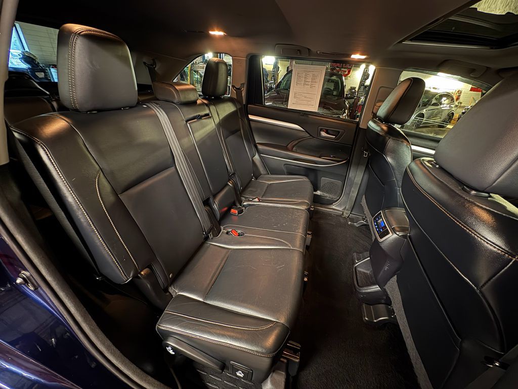 2015 Toyota Highlander Image 27