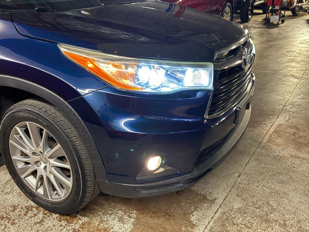 2015 Toyota Highlander Image 32