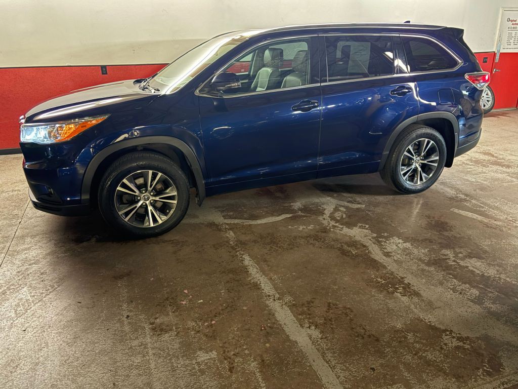 2016 Toyota Highlander Image 4