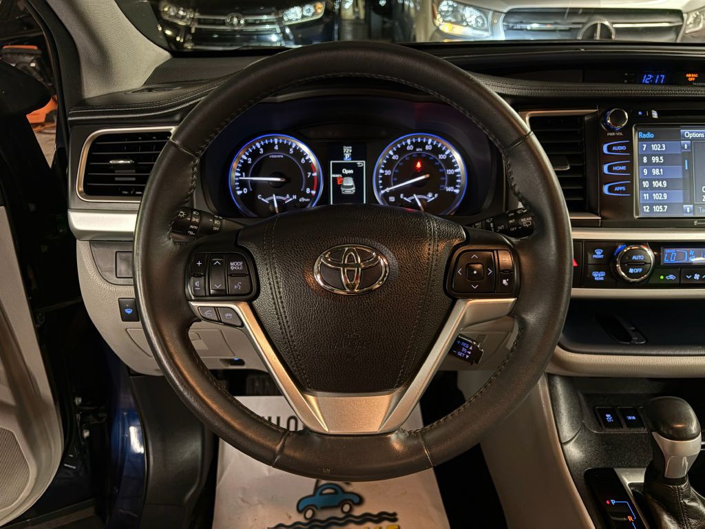 2016 Toyota Highlander Image 11