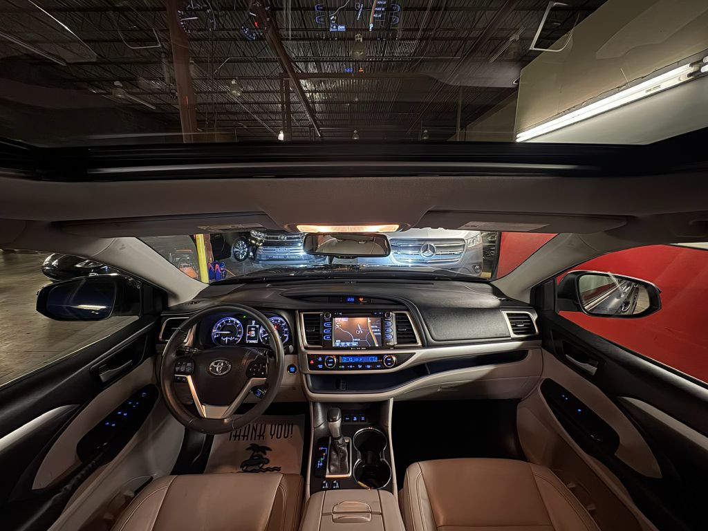 2016 Toyota Highlander Image 20