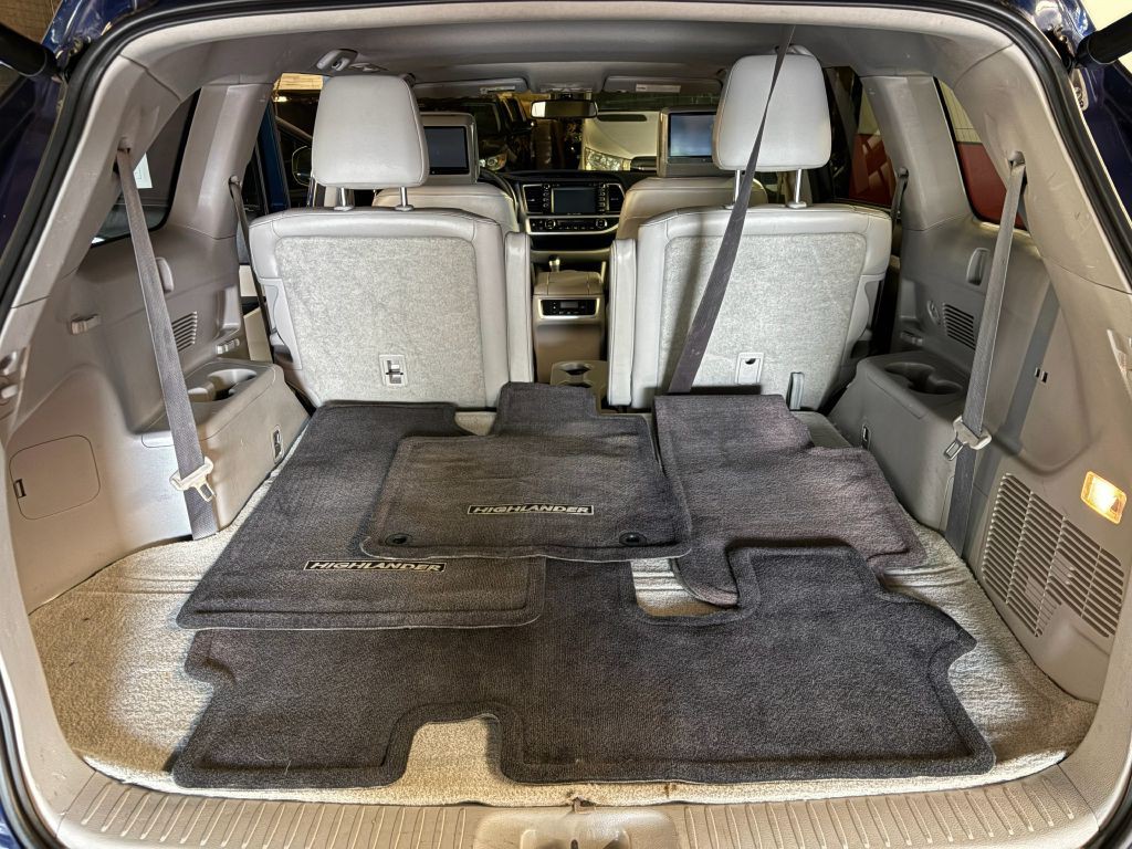 2016 Toyota Highlander Image 26