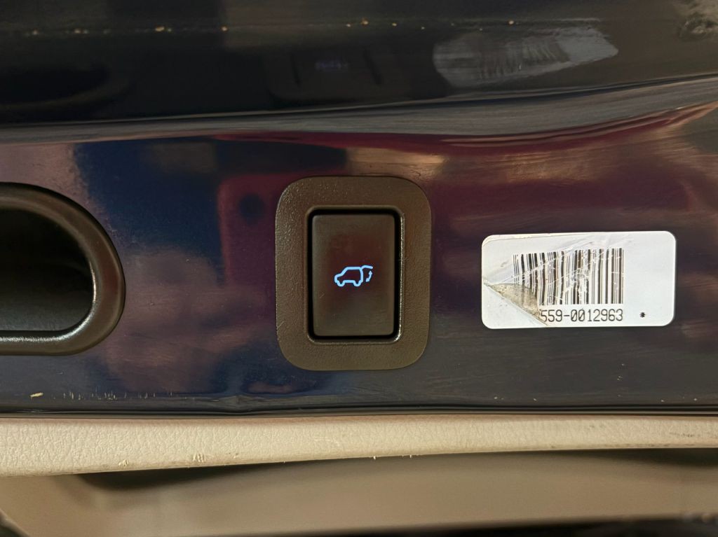 2016 Toyota Highlander Image 28