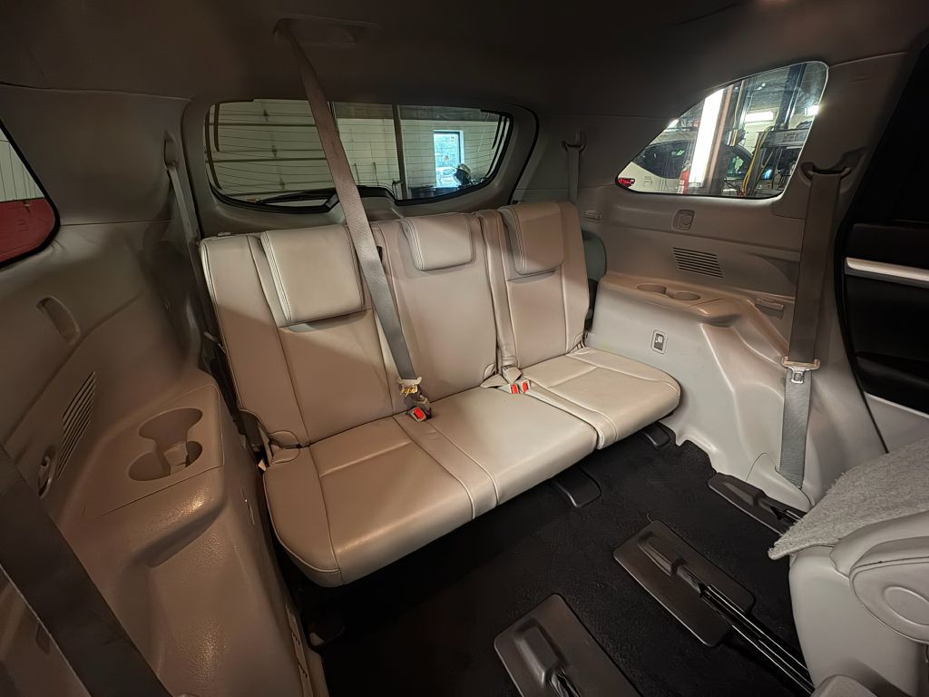 2016 Toyota Highlander Image 29