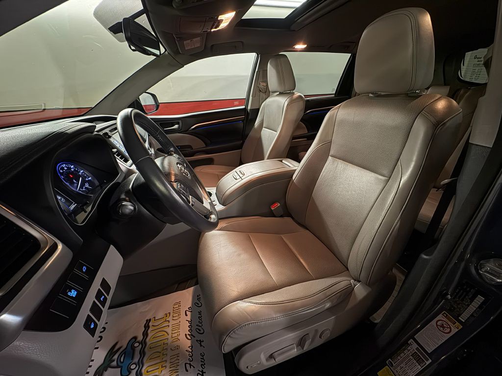 2016 Toyota Highlander Image 10