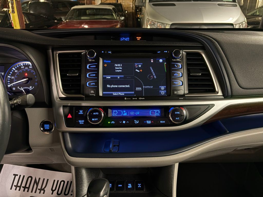 2016 Toyota Highlander Image 13