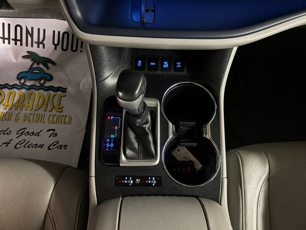 2016 Toyota Highlander Image 14