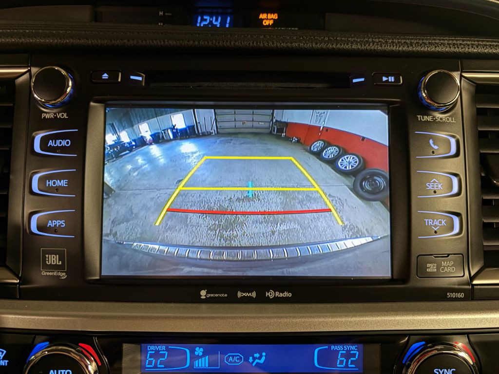 2016 Toyota Highlander Image 16