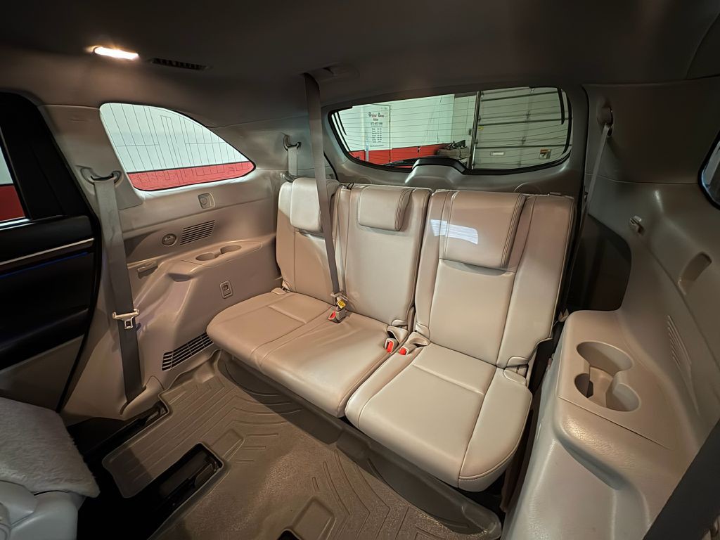 2016 Toyota Highlander Image 23