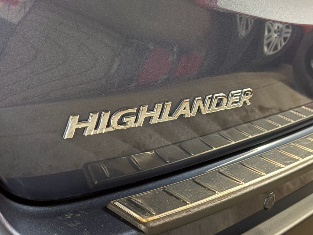 2016 Toyota Highlander Image 30