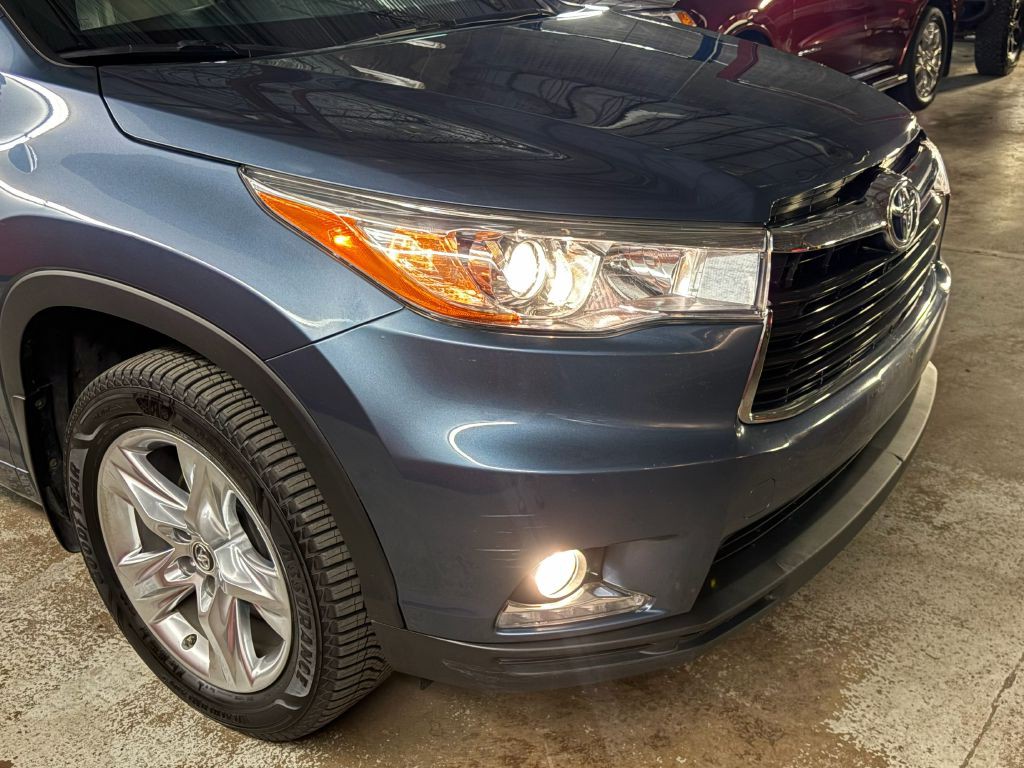 2016 Toyota Highlander Image 32