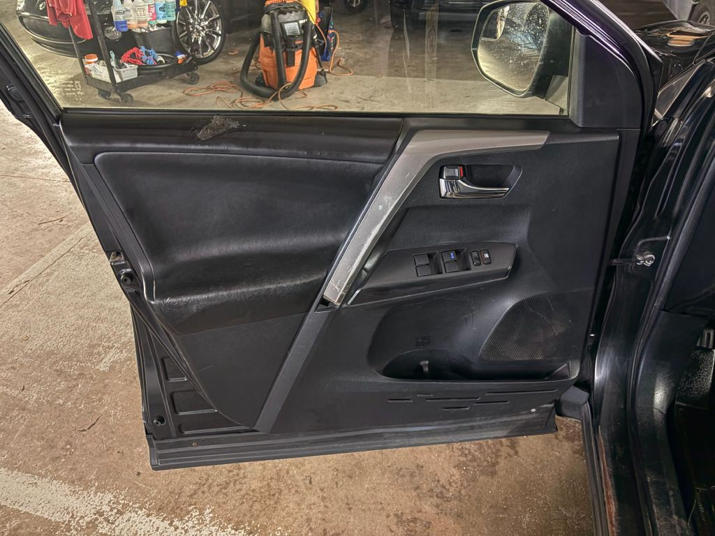 2017 Toyota Rav4 Image 16