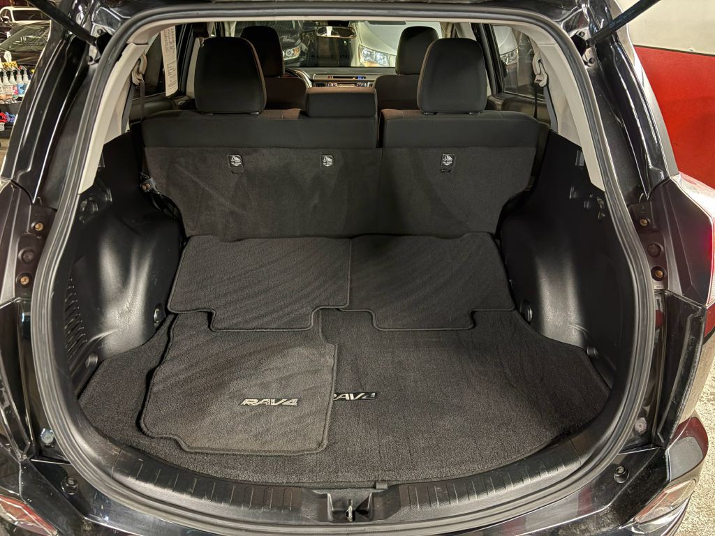 2017 Toyota Rav4 Image 19