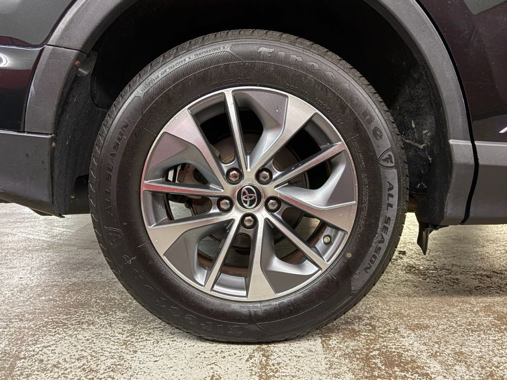 2017 Toyota Rav4 Image 22