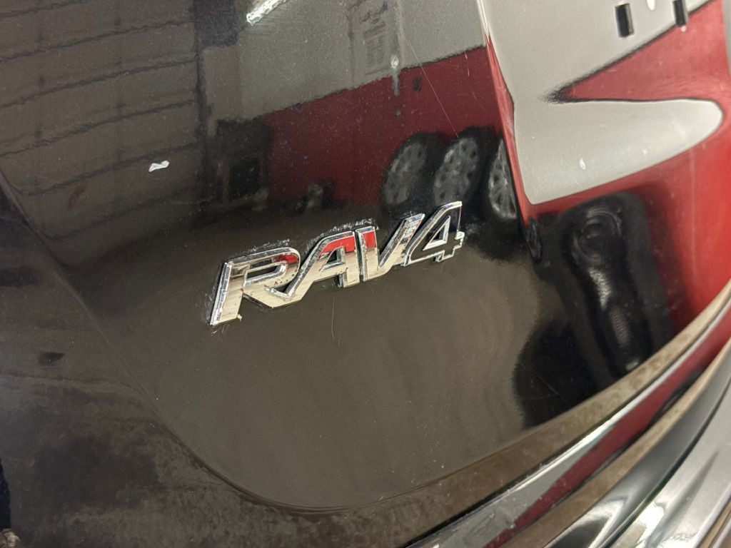 2017 Toyota Rav4 Image 25