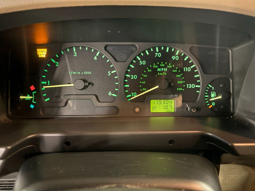 2001 Land Rover Discovery II Image 12