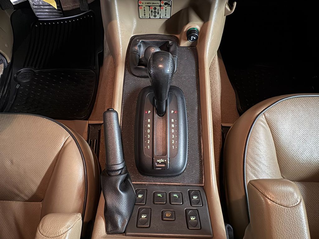 2001 Land Rover Discovery II Image 14