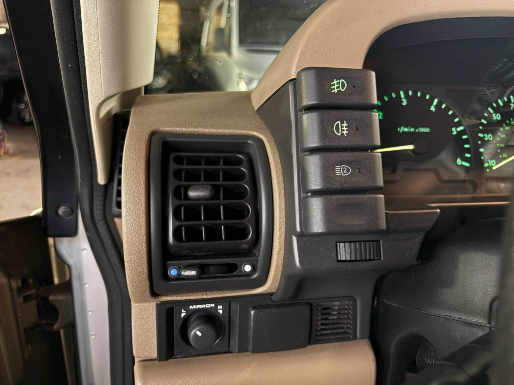 2001 Land Rover Discovery II Image 16