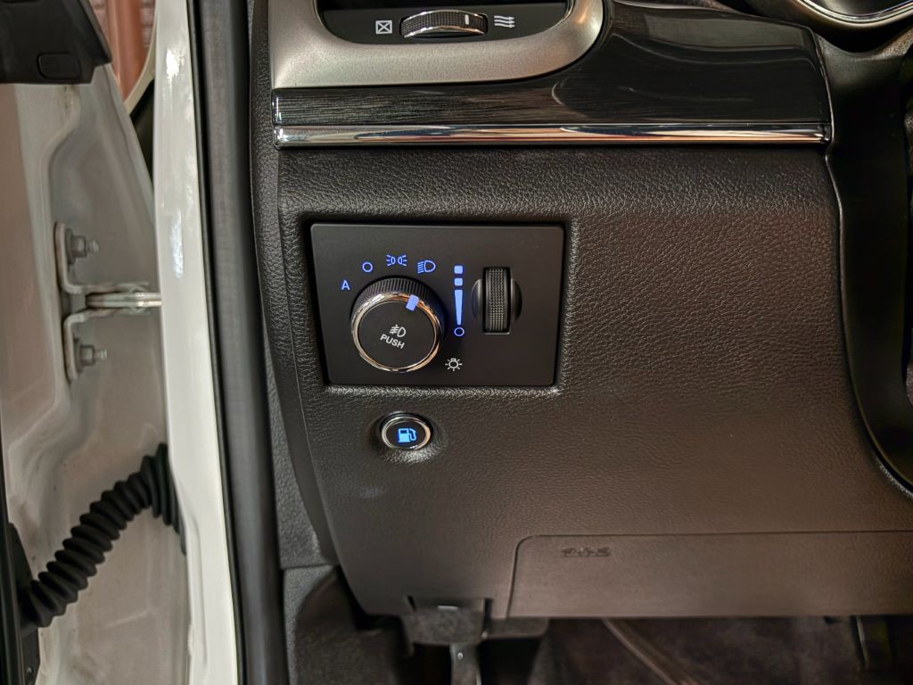 2017 Jeep Grand Cherokee Image 19