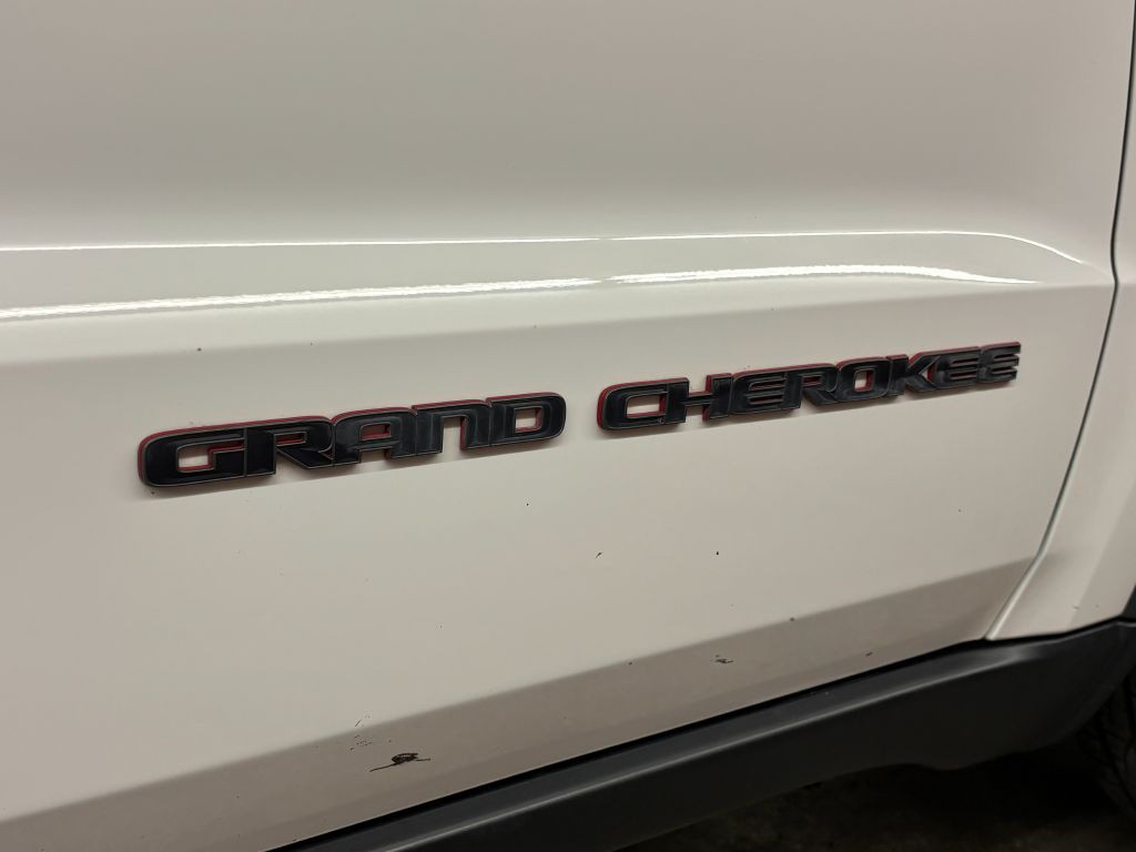 2017 Jeep Grand Cherokee Image 29