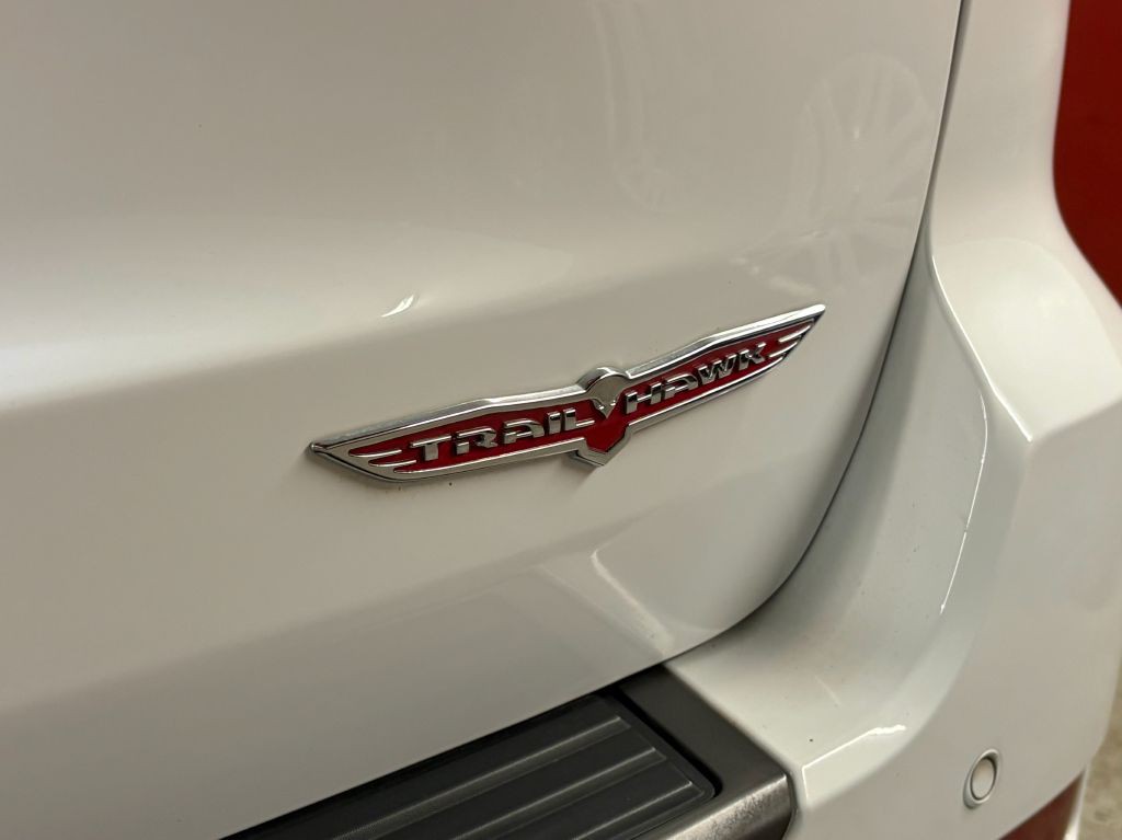2017 Jeep Grand Cherokee Image 32