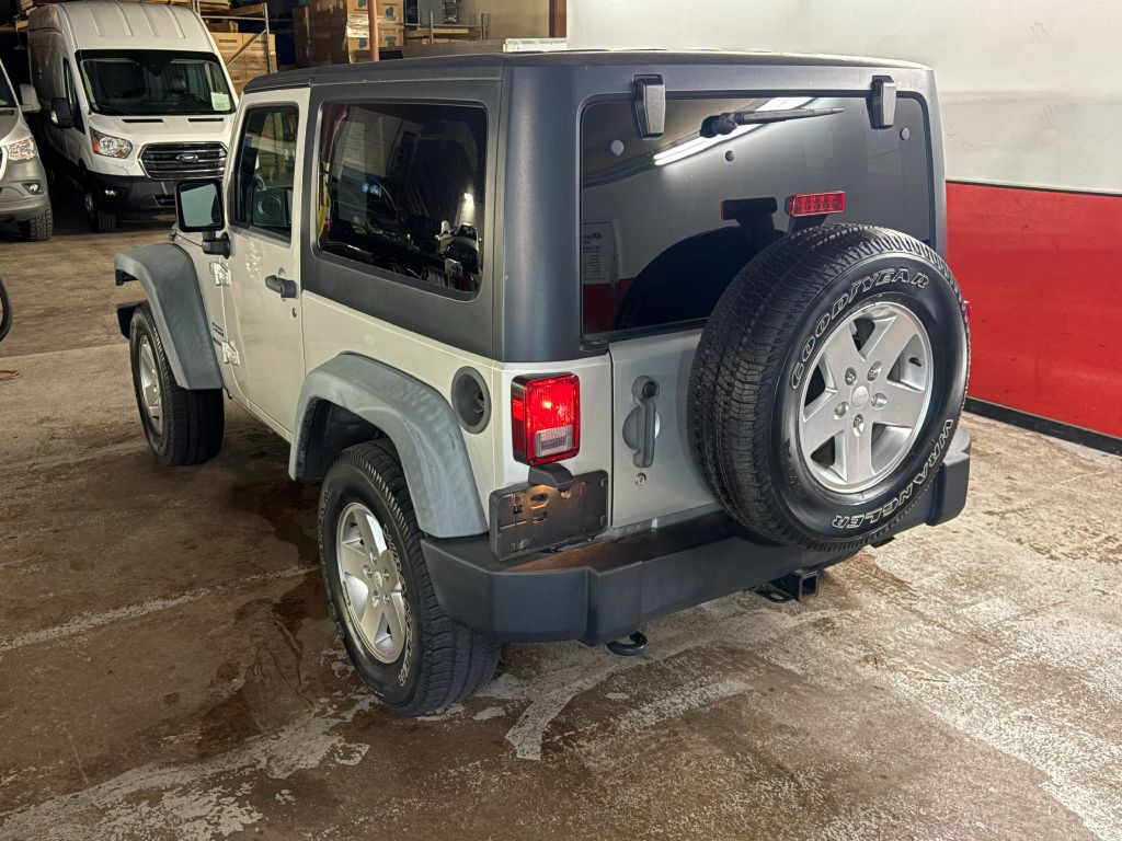 2012 Jeep Wrangler Image 5