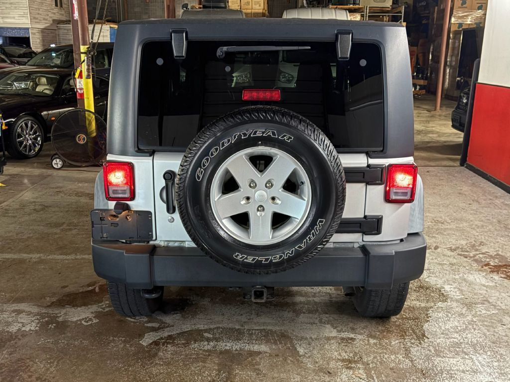 2012 Jeep Wrangler Image 6