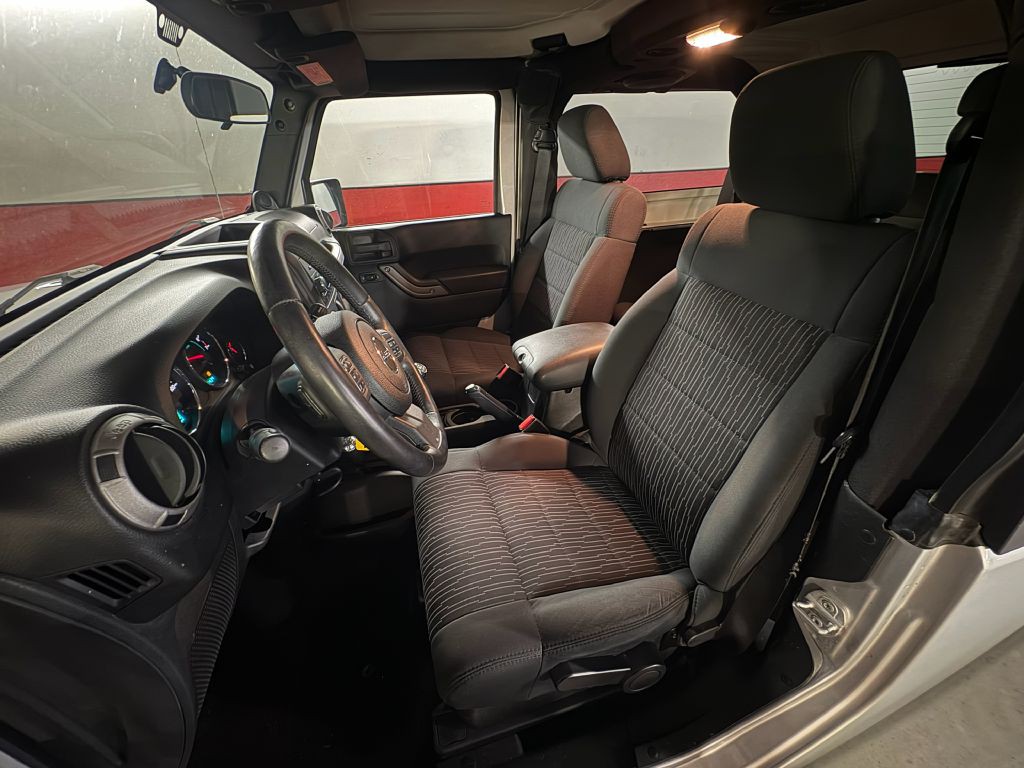 2012 Jeep Wrangler Image 10