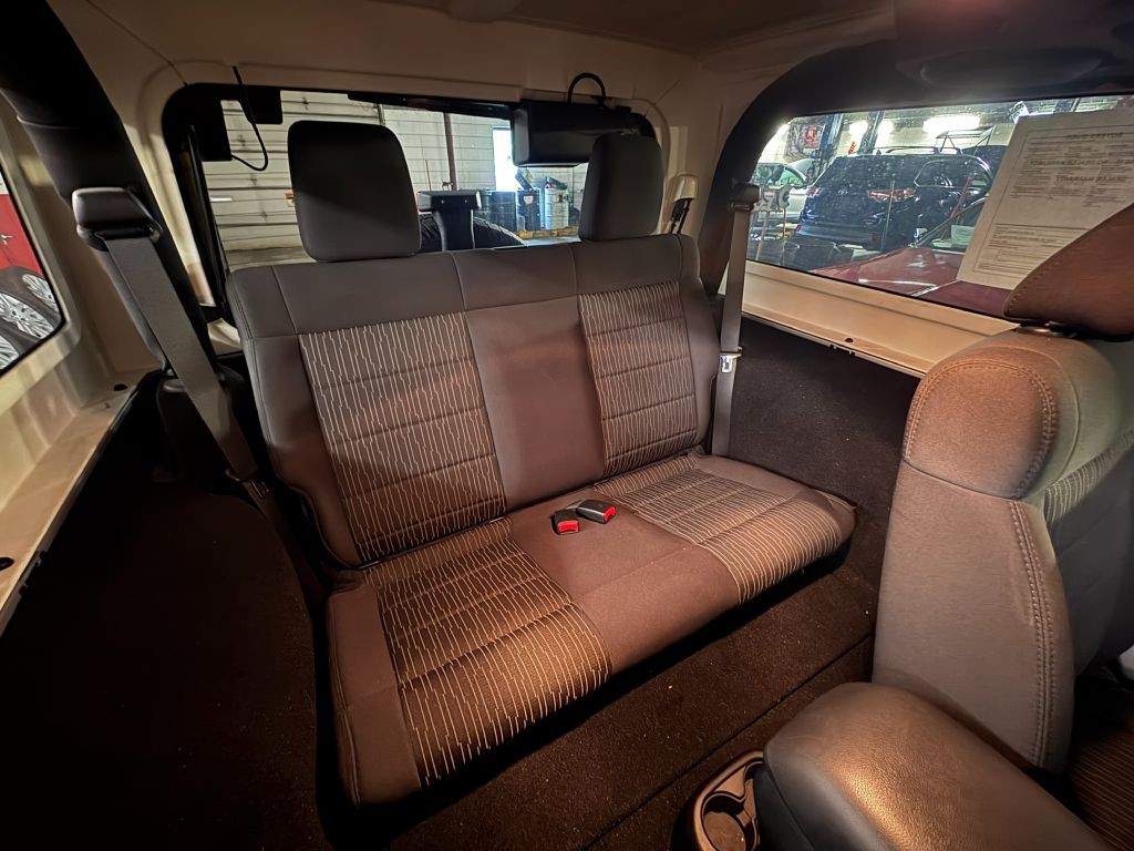 2012 Jeep Wrangler Image 16