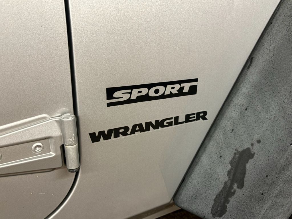 2012 Jeep Wrangler Image 19