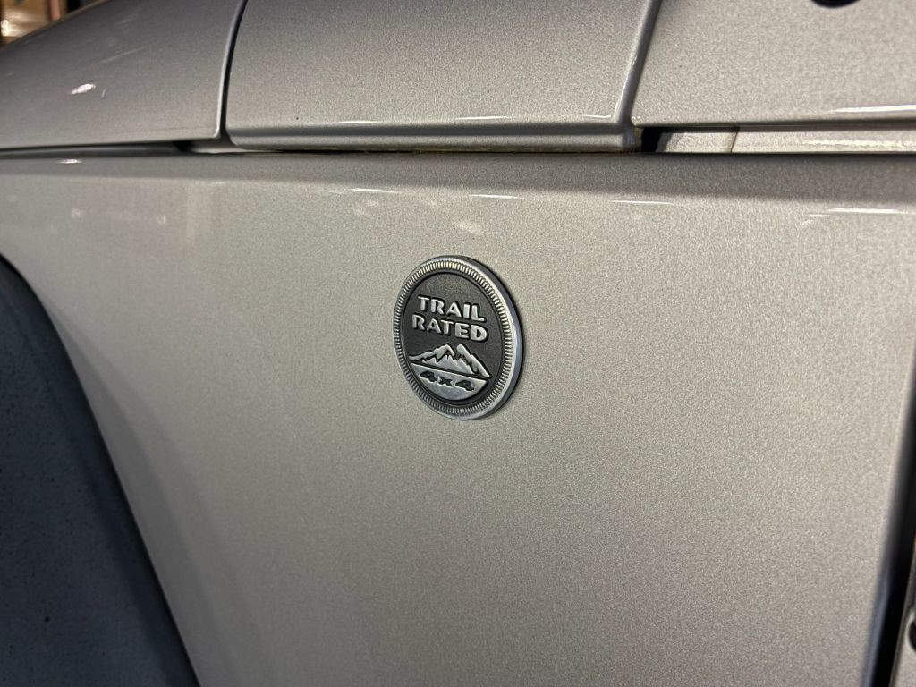 2012 Jeep Wrangler Image 20