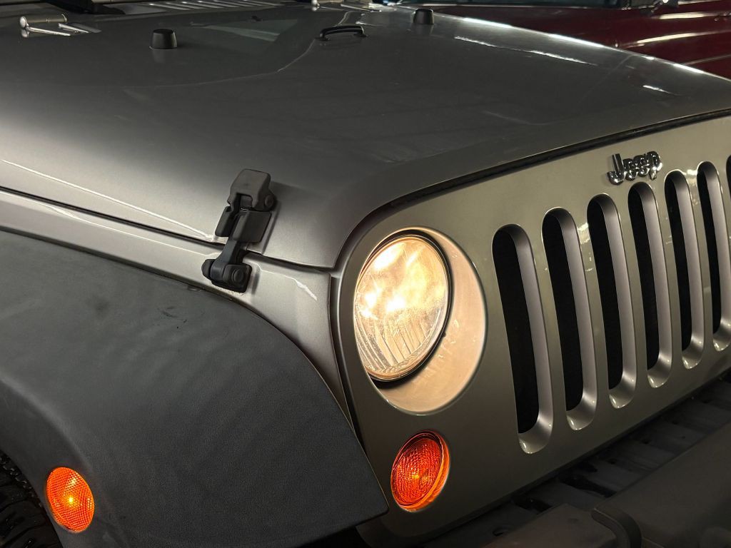 2012 Jeep Wrangler Image 22
