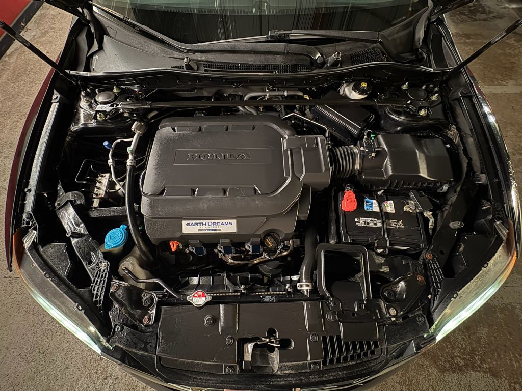 2015 Honda Accord Image 2