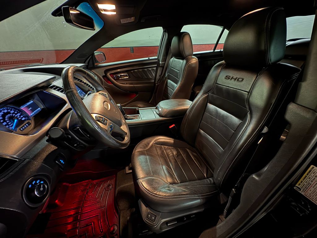 2016 Ford Taurus Image 10