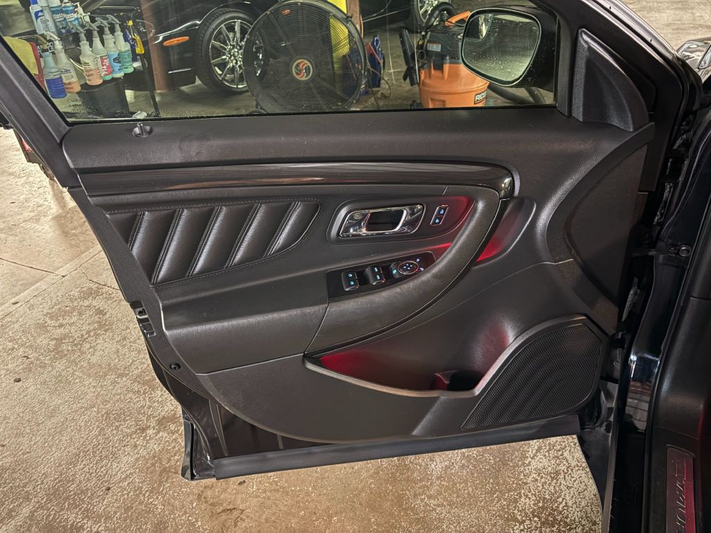 2016 Ford Taurus Image 17