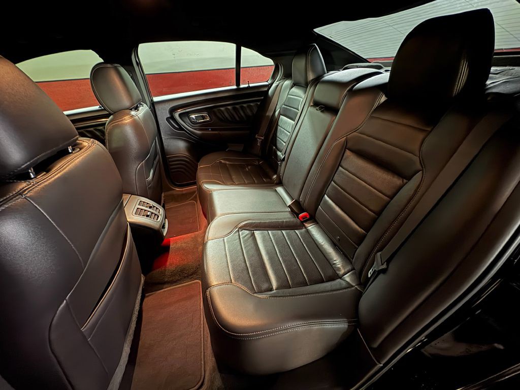 2016 Ford Taurus Image 18