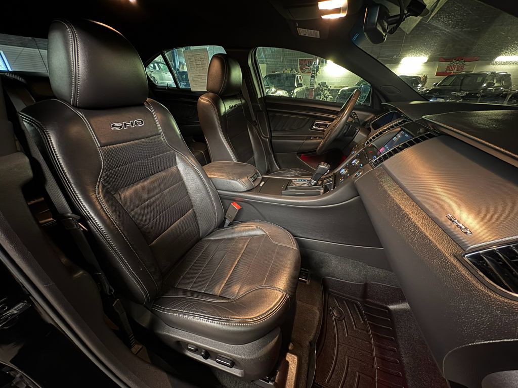 2016 Ford Taurus Image 21