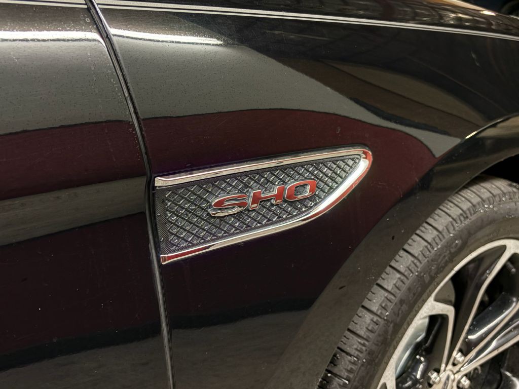 2016 Ford Taurus Image 24