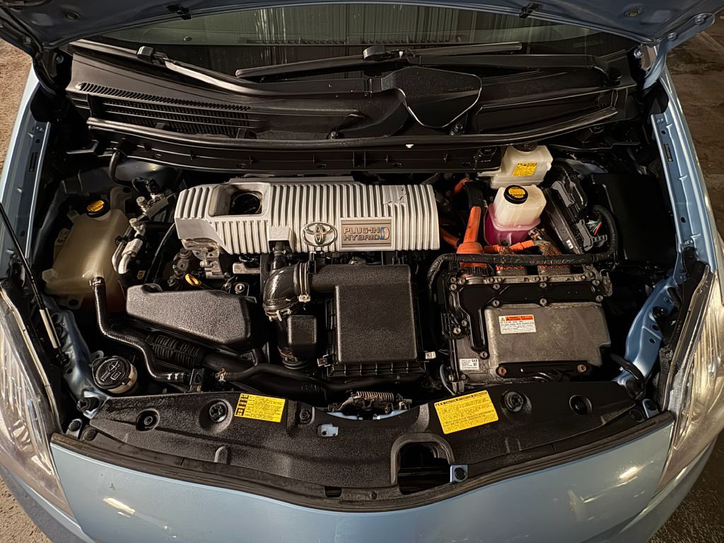 2012 Toyota Prius Image 2