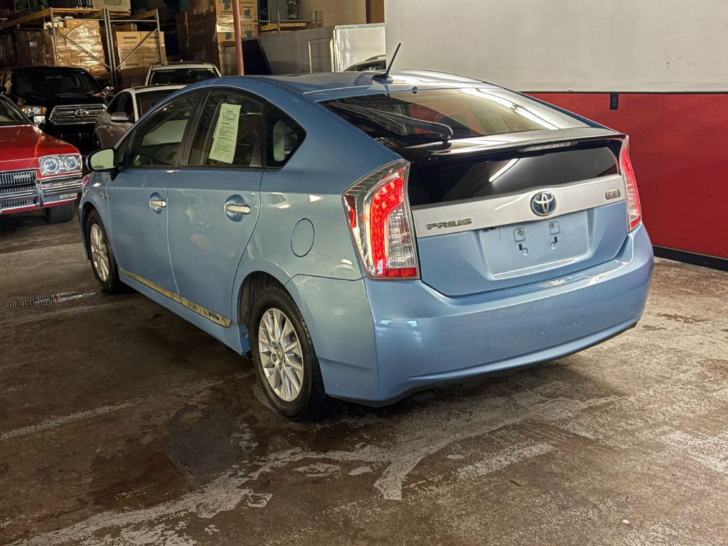 2012 Toyota Prius Image 5