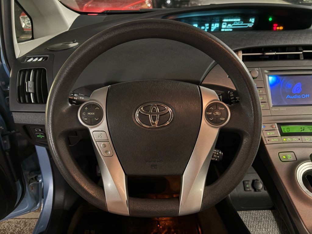 2012 Toyota Prius Image 11