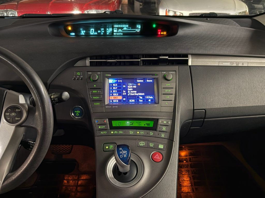 2012 Toyota Prius Image 13